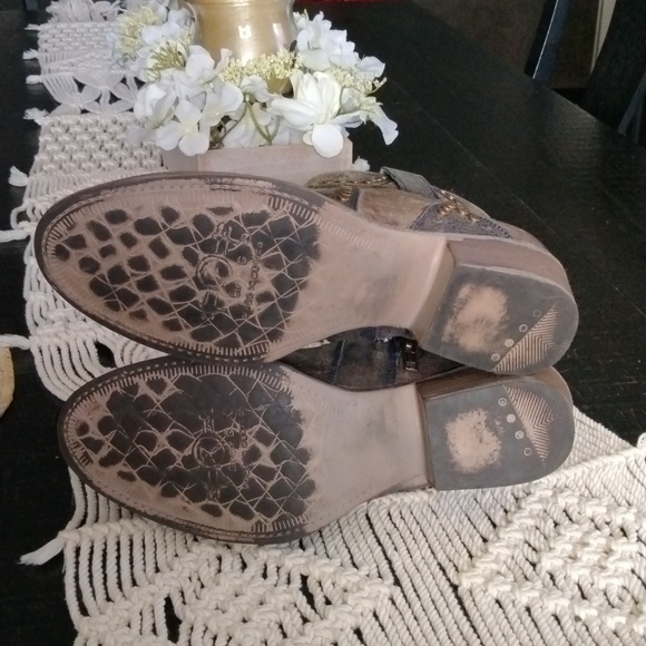 CIRCLE G COWGIRL ANKLE BOOTS - Picture 7 of 8